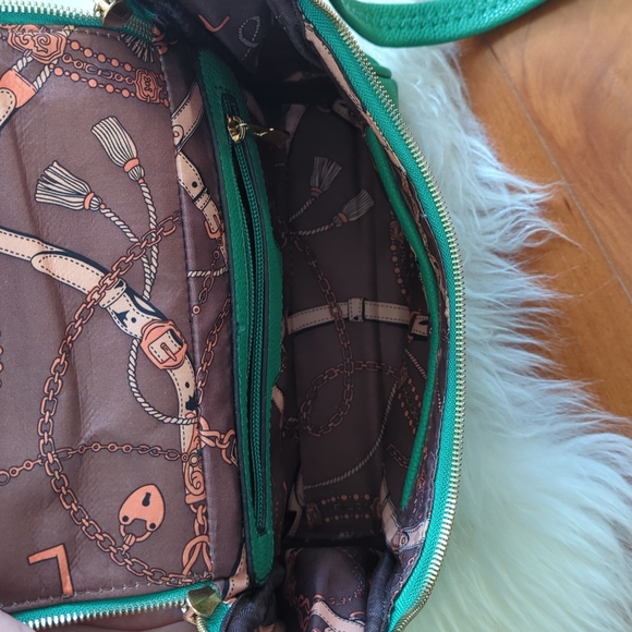 Green Handbag with crossbody strap - Picture 5 of 6